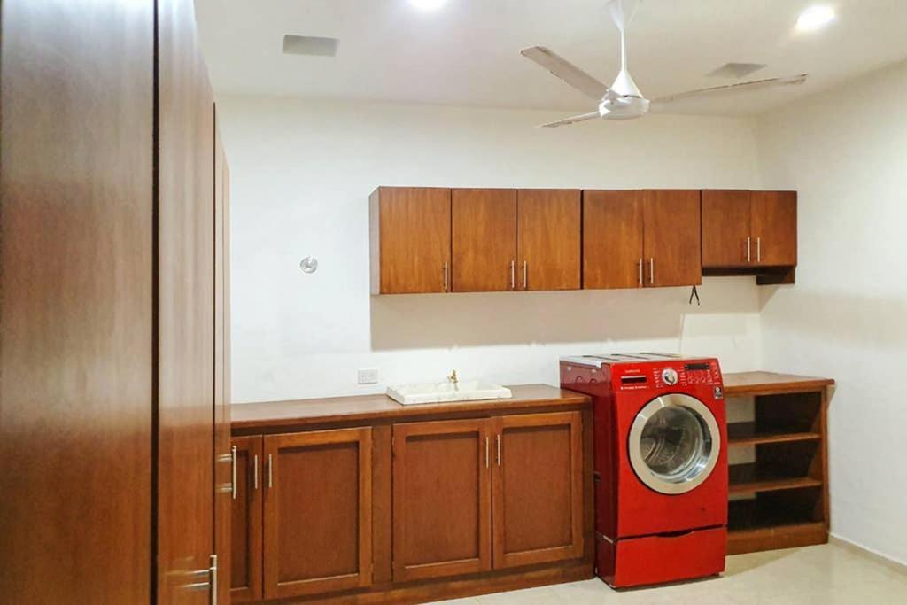 Casa Hector, Con Jacuzzi, Cerca Del Foro Gnp. Villa Mérida Exteriör bild