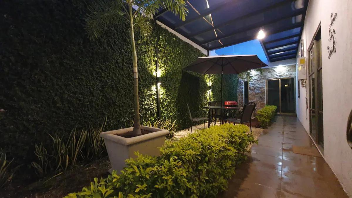 Casa Hector, Con Jacuzzi, Cerca Del Foro Gnp. Villa Mérida Exteriör bild
