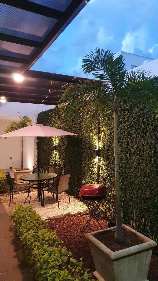 Casa Hector, Con Jacuzzi, Cerca Del Foro Gnp. Villa Mérida Exteriör bild