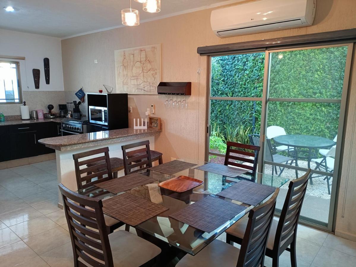 Casa Hector, Con Jacuzzi, Cerca Del Foro Gnp. Villa Mérida Exteriör bild
